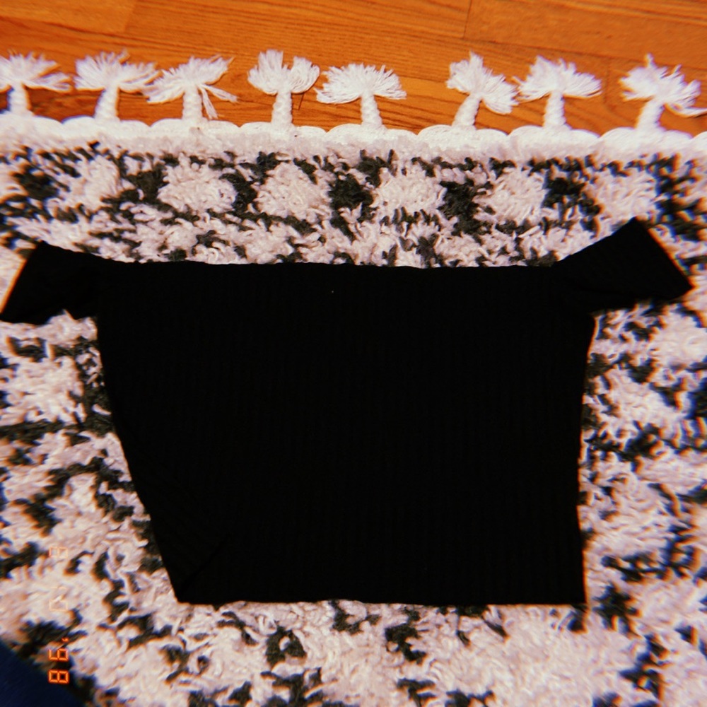 black crop top